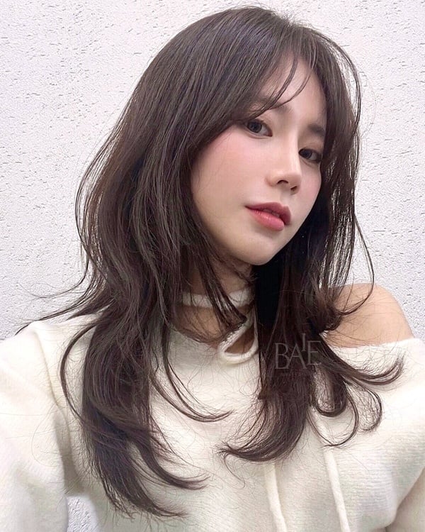 15款「中長髮造型」範本！捲髮、直髮、綁髮+整理技巧一次看，這款好整理