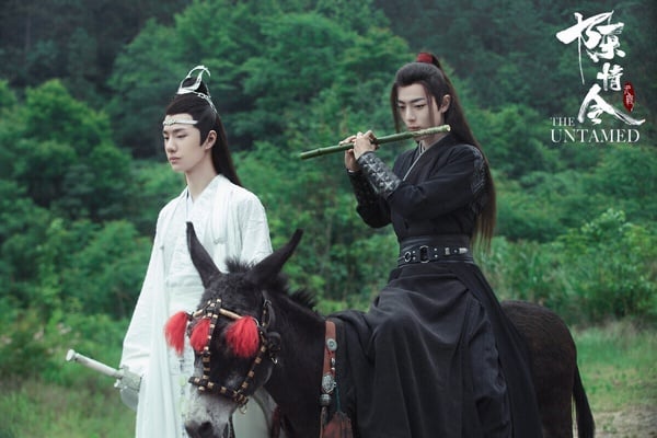 2019年現象級大大大爆款劇王《陳情令》當然也必須大推！這部真的是大家心中的經典劇啊！如今下檔都已經好多年了，《陳情令》的話題發酵依然不間斷，時不時就會登上熱搜，大家都沒有要出坑的意思。
