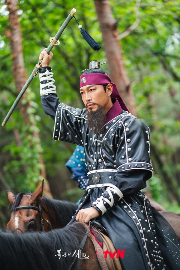 暴君的廚師》原著小說結局高潮，李獻與際閂大君進行最後的刀劍對決，望雲錄意外救了李獻一命。