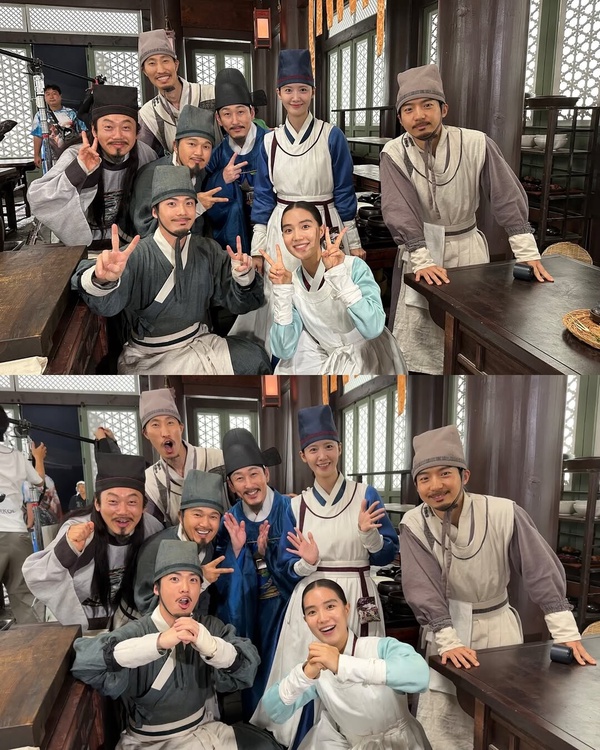 《暴君的廚師》演員尹瑞娥分享的生活照，展現親和魅力。全體演員對該劇創下的收視奇蹟感到驚喜。