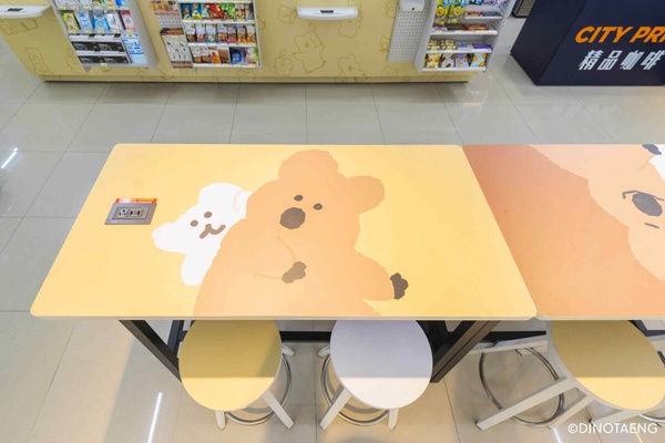 7-11「DINOTAENG主題店」全台首間在這！QUOKKA&amp;BOBO經典場景打卡牆、限定周邊可愛爆擊