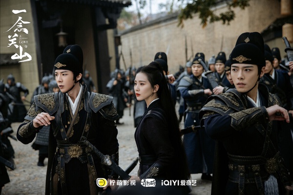 古裝武俠劇《一念關山》劇照，劉詩詩飾演的朱衣衛前左使任如意，展現高質感服裝與造型。