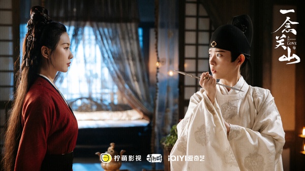 劉詩詩在陸劇《一念關山》中的古裝扮相，該劇以飽滿人設與精彩打戲獲好評。