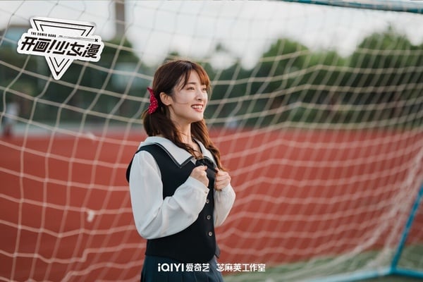 《開畫！少女漫》講述大二數學系低調神秘的學霸葉崎原本想成為熱血少年漫畫家，卻誤打誤撞走上了少女漫畫的道路，為了貫徹夢想，他將暗戀自己未果的左千黛拉入漫畫團隊中，激盪出了新的創作靈感，兩人經歷了迷茫、懷疑與爭吵，最終磨合成為了一支最棒的漫畫團隊。