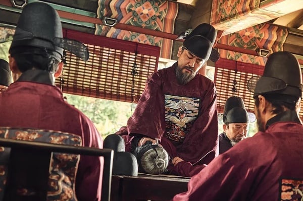 網推8部「第1集就好看」Netflix韓劇！李俊昊《颱風商社》一追上癮，它看1集就停不下來