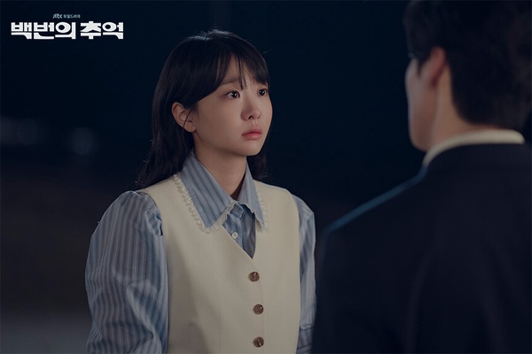 10月「韓劇演員」話題度TOP10：《颱風商社》俊昊第6、全智賢第10，冠軍演技評價兩極！