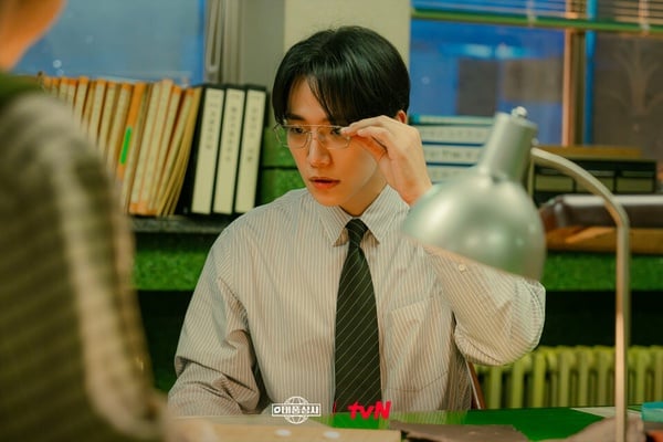 10月「韓劇演員」話題度TOP10：《颱風商社》俊昊第6、全智賢第10，冠軍演技評價兩極！