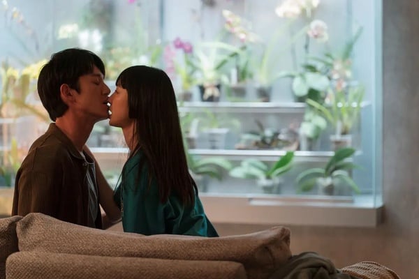 劉主平憑藉在《破浪男女》中飾演跨性別者「小綠」一角，其精湛演技備受肯定