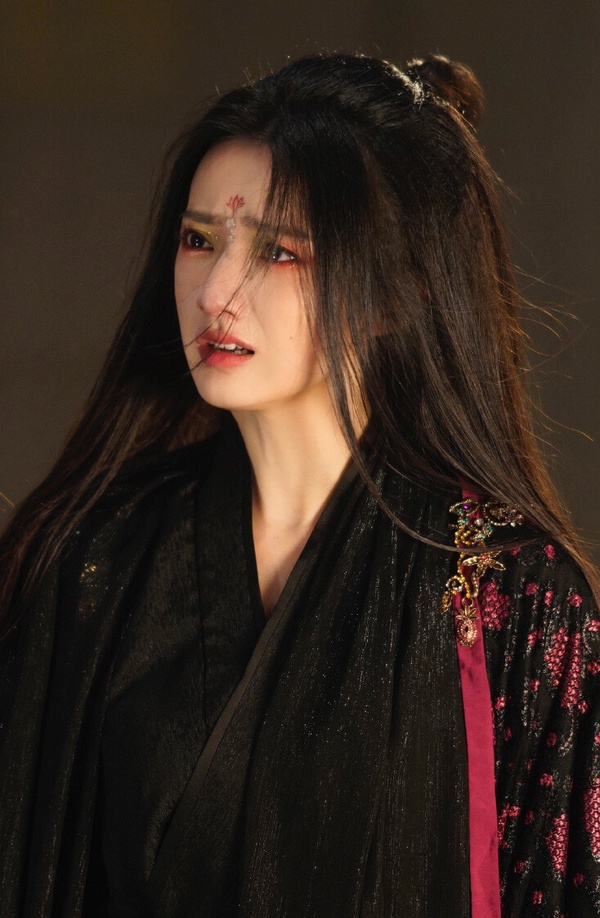 2025陸劇5位新晉古裝女神！《許我耀眼》萬鵬古裝美過虞書欣，第3位卻沒被趙麗穎比下去