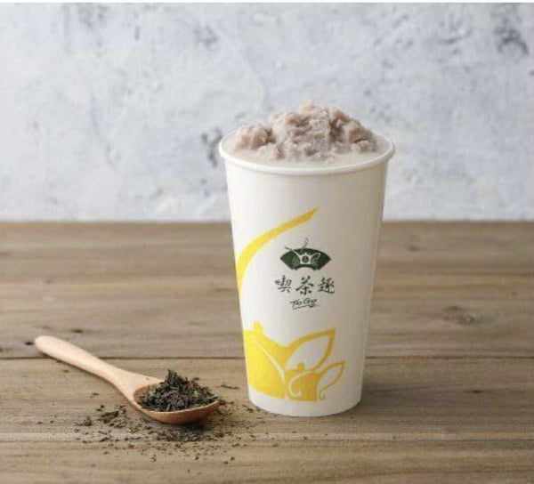 天仁茗茶推薦飲品香芋奶綠，呈現芋頭的淡紫色