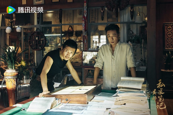 《吳邪私家筆記》又是一版《盜墓筆記》小說改編劇，這不是新故事，而是楊洋、李易峰那版的再一個翻拍版本。當年楊洋那版《盜墓筆記》拍得被書粉群嘲，這次《吳邪私家筆記》口碑還可以，豆瓣評分6.5，有不少實景拍攝，造型佈景不會出戲，也有烘托出懸疑感、解謎感。不過這版的吳邪和張起靈選角沒有特別出彩，沒有像《終極筆記》曾舜晞和肖宇梁那麼廣受好評。