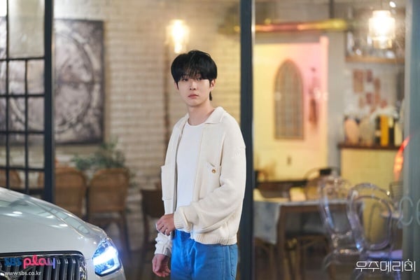 《宇宙Marry Me？》劇情&amp;amp;amp;amp;amp;amp;amp;amp;amp;amp;amp;amp;角色介紹：崔宇植擺脫「窮小子」，與庭沼珉共譜高甜爆笑愛情