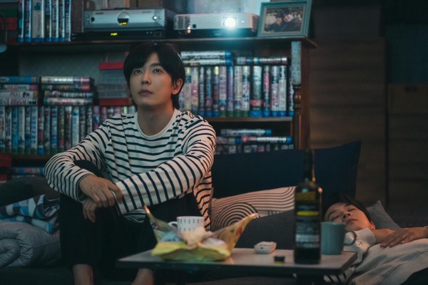 網推6部Netflix「不該錯過」的超好看韓劇！《颱風商社》神劇預警，第2部一面倒零負評