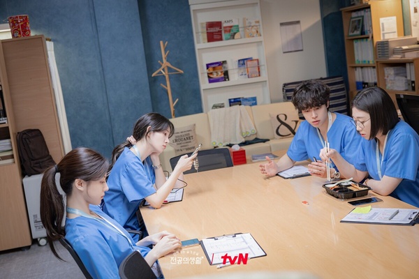 網推6部Netflix「不該錯過」的超好看韓劇！《颱風商社》神劇預警，第2部一面倒零負評