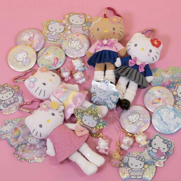 7-11開賣「Hello Kitty長腿吊飾」！三麗鷗好朋友公仔、人氣角色盲盒鑰匙圈同步登場