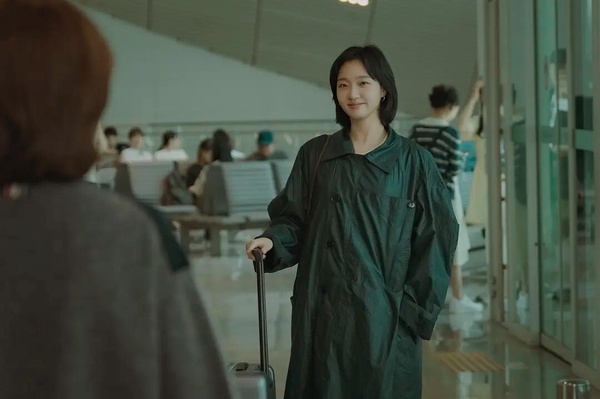 連假必追8部「好看到停不下來」Netflix韓劇！《颱風商社》，這部更是一集就上癮