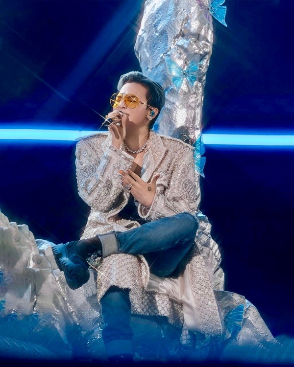 GD《Übermensch》演唱會歌單統整！20首完整曲目一次看，這首還有演唱會限定舞台！