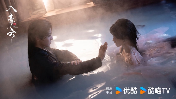 《入青雲》迎來大結局，這是冷酷女戰神「偽裝誘愛」浪蕩鬥者的故事，雖然有觀眾認為節奏比較平淡，不過劇情到後期有漸入佳境。而《入青雲》也沒有爛尾！明意和紀伯宰從假意夫妻，一步步變為生死伴侶。紀伯宰被網友笑說後期根本變成「盯妻狂魔」，劇情越來越甜蜜。