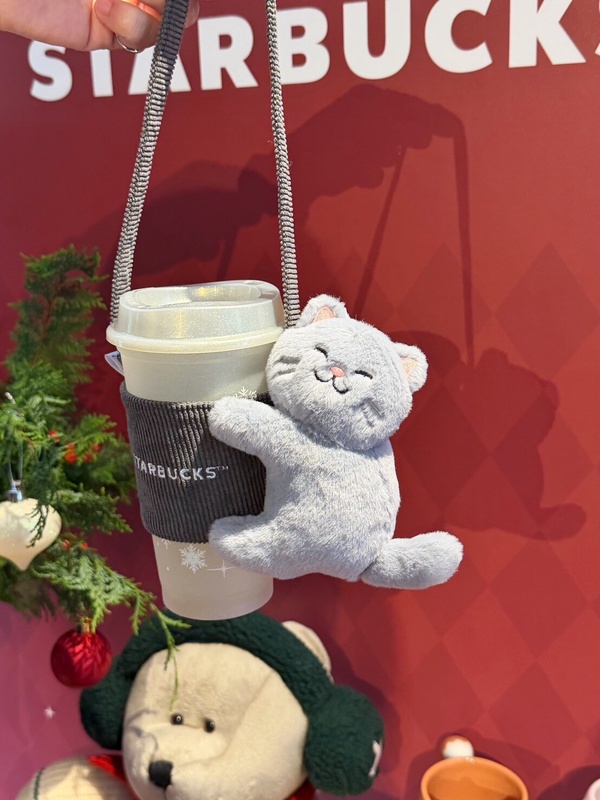 星巴克「抱抱灰貓飲料提袋」全新登場！