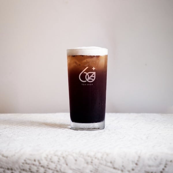 60+ tea shop 推薦飲品-椹夏青，一杯呈現桑椹紫色的清爽果茶