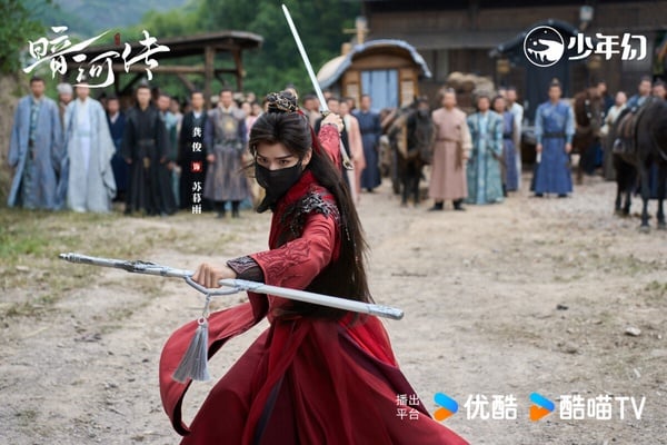 《暗河傳》是《少年歌行》的外傳，有熱血少年群像。《水龍吟》則有《蓮花樓》同款的武俠探案，劇情一環扣一環，妝造很華麗。