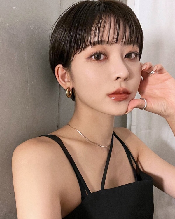 耳上短髮女造型4：男孩極短髮