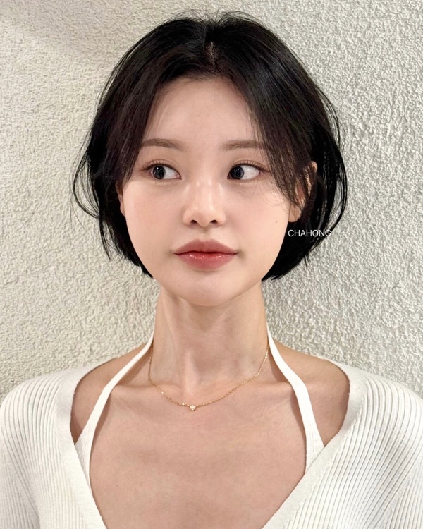 耳上短髮女造型14：八字瀏海耳上短髮