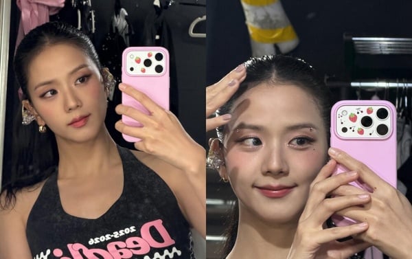 BLACKPINK Jisoo拿著手機自拍，單色手機殼加上手機鏡頭上的貼紙裝飾一支粉色系的iPhone，其手機殼與鏡頭上的小花貼紙皆為同色系，展示了透過「配色學」打造和諧感的技巧。