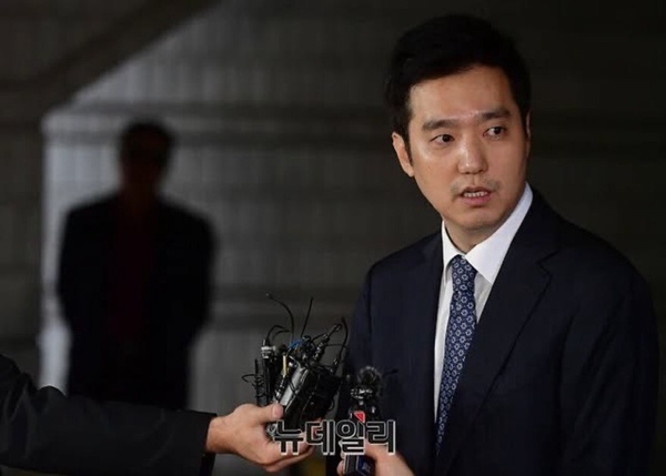 業界票選「2025年度最差藝人」TOP7：金秀賢醜聞持續延燒，文泰一、勝利性犯罪被罵翻！