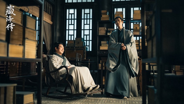 肖戰《藏海傳》結局一段時間了，但口碑好、收視佳，像這種精品劇話題都能延燒很久。《藏海傳》是2025少數口碑、收視雙豐收的古裝劇，《藏海傳》主打大男主權謀，講述男主角藏海被滅門後，決心復仇，展開的故事。