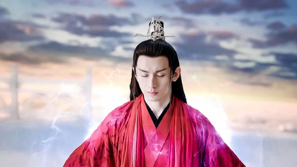 成毅在《琉璃》中多次穿了紅衣古裝，而且他在劇中還穿了三次婚服呢！第一次是為了捉妖，第二次也是為了捉妖而假裝和小蘭結婚，第三次當然就是和璇璣的大婚囉！