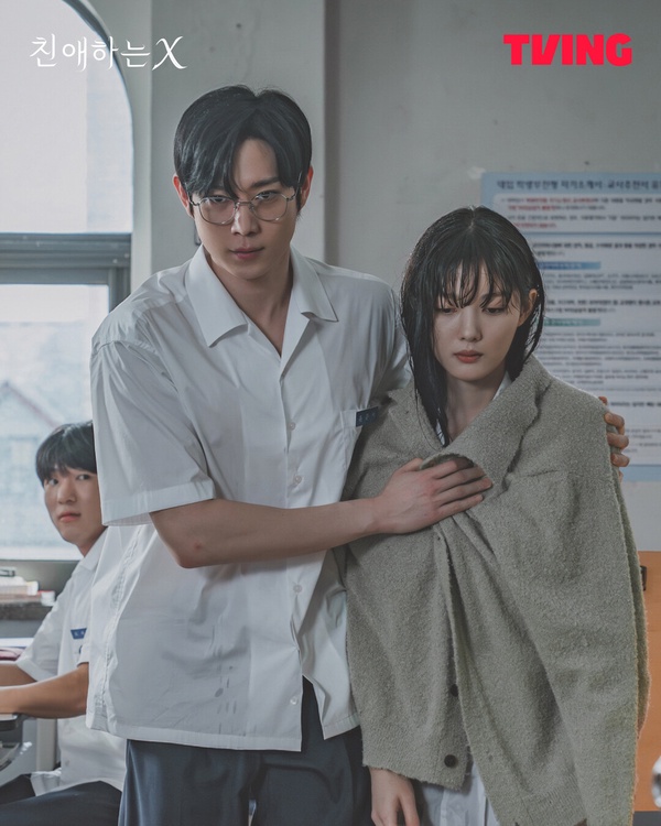 《親愛的X》6個幕後故事：金裕貞堅持為童星安排心理諮商，「不眨眼」演技竟是刻意安排