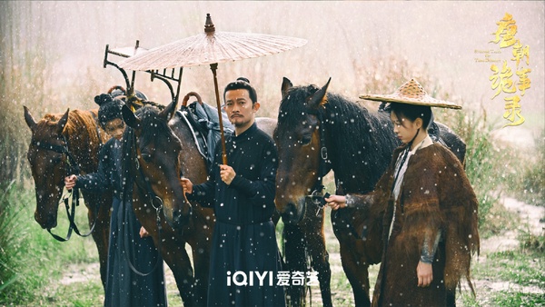 《唐朝詭事錄》是近年的古裝懸疑神劇，沒有流量演員，沒有鋪天蓋地的通稿宣發，最初無人在意，卻憑藉劇迷口耳相傳推薦，一路火成小爆劇。《唐朝詭事錄》第一季一路上漲到8.0分，後來又推出第二季、第三季，豆瓣評分通通破8，真的很強！