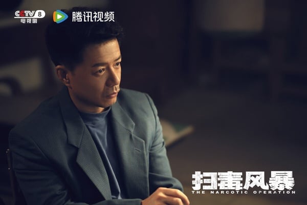 段奕宏同樣是影帝級的演員，這種演員流量不高，但主演的陸劇都會讓觀眾願意收看。今年段奕宏和秦昊合作了刑偵劇《掃毒風暴》，豆瓣開出7.5高分，收視也開出紅盤。這部劇光是看段奕宏和秦昊兩大戲骨飆戲，就很過癮。