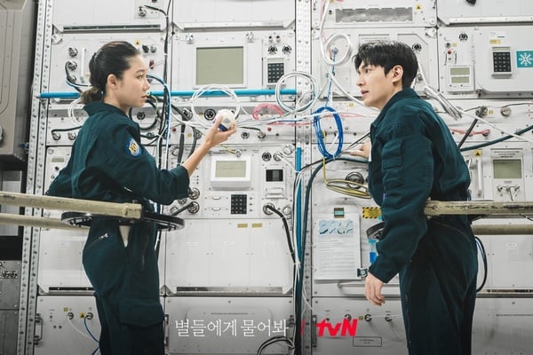 業界公認「2025最爛韓劇」TOP6！全智賢《暴風圈》第4，《魷魚遊戲3》第3，冠軍是真雷