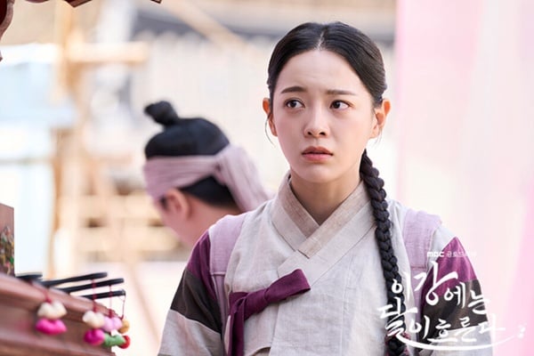11月韓劇演員話題度TOP10：《親愛的X》金裕貞第2.《操控遊戲》D.O.第5，冠軍是「他」!