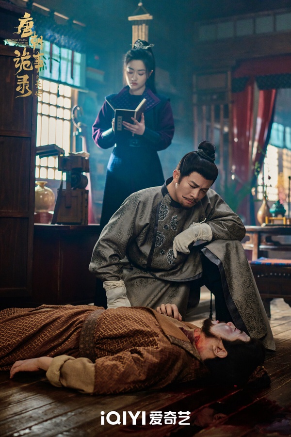 《唐朝詭事錄之長安》已經是《唐朝詭事錄》系列的第三季了，前兩季在豆瓣都有破八的高分，第三季也沒崩盤，依然開出8.1高分。《唐朝詭事錄之長安》很難得，到第三季依然在認真講故事，沒有換演員、沒有注水、沒有崩人設，製作質感依然很高，既有奇幻詭譎的懸疑案件，又有宮廷權力鬥爭暗線，真的值得追。