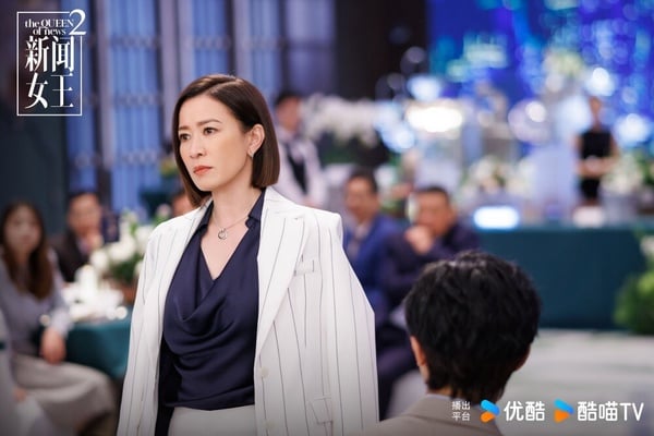 《新聞女王》講述女主文慧心多年前憑藉報導「賊王案」聲名大噪，奠定「新聞女王」地位，而第二季文慧心離開SNK新聞台後，收購新媒體公司，與新任總監古肇華及舊同事張家妍展開一場激烈的新聞角力。