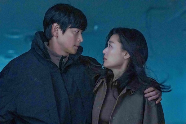 2025讓人失望、不如預期的韓劇！李俊昊《颱風商社》爛尾挨轟，這部更是3集勸退觀眾！