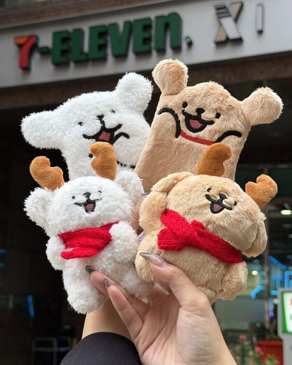 7-11「線條小狗」集點登場！線條小狗巨大絨毛抱枕、聖誕玩偶吊飾、證件套等16款一次看