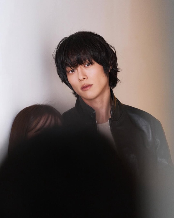 《一吻爆炸》張基龍6件事！受封「IU的男人」，與宋慧喬感情超好，唯一認愛女友是她！
