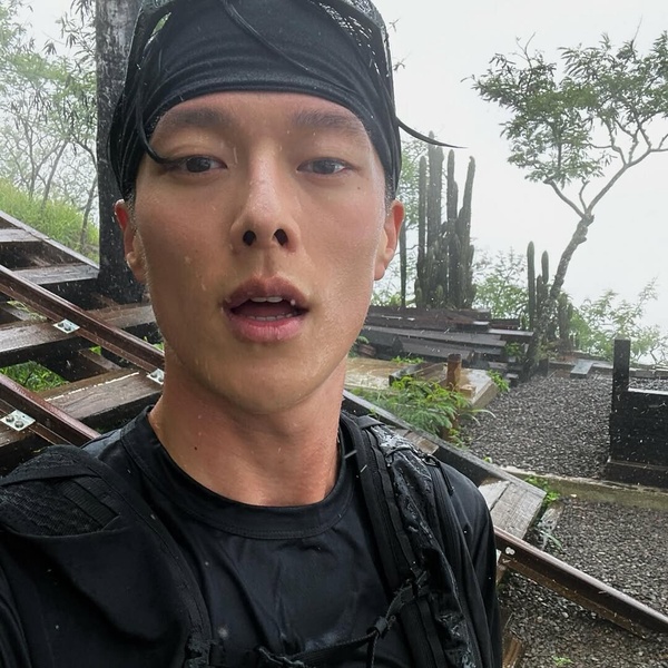 《一吻爆炸》張基龍6件事！受封「IU的男人」，與宋慧喬感情超好，唯一認愛女友是她！