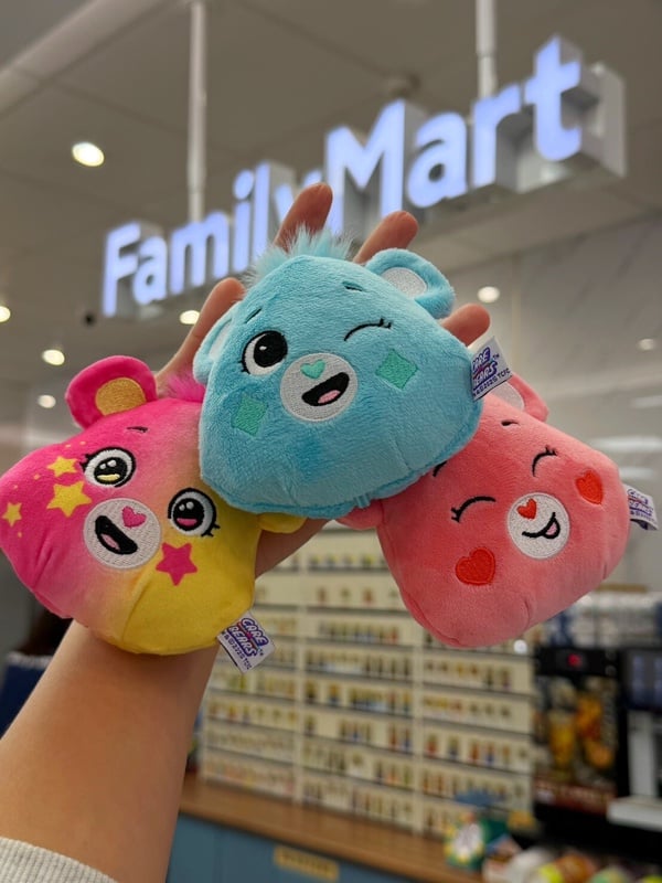 全家必買聖誕限定：超美白色聖誕樹、三麗鷗水晶球，還有Care Bears周邊必收再享優惠