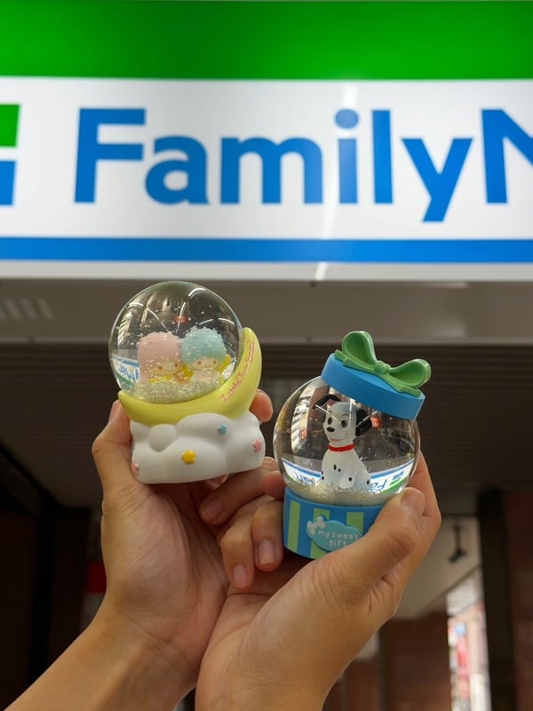 全家必買聖誕限定：超美白色聖誕樹、三麗鷗水晶球，還有Care Bears周邊必收再享優惠