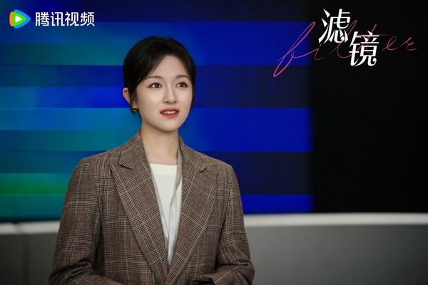李蘭迪當年雖然被看好是潛力股，但後續演的陸劇評價都有點崩盤，古裝扮相常被吐槽，在綜藝裡的低情商行為也在網上引起爭議，沉寂了一段時間後，近年才靠著演技稍微挽回一點口碑，今年主演的《濾鏡》及《朝雪錄》的收視表現都很不錯呢！