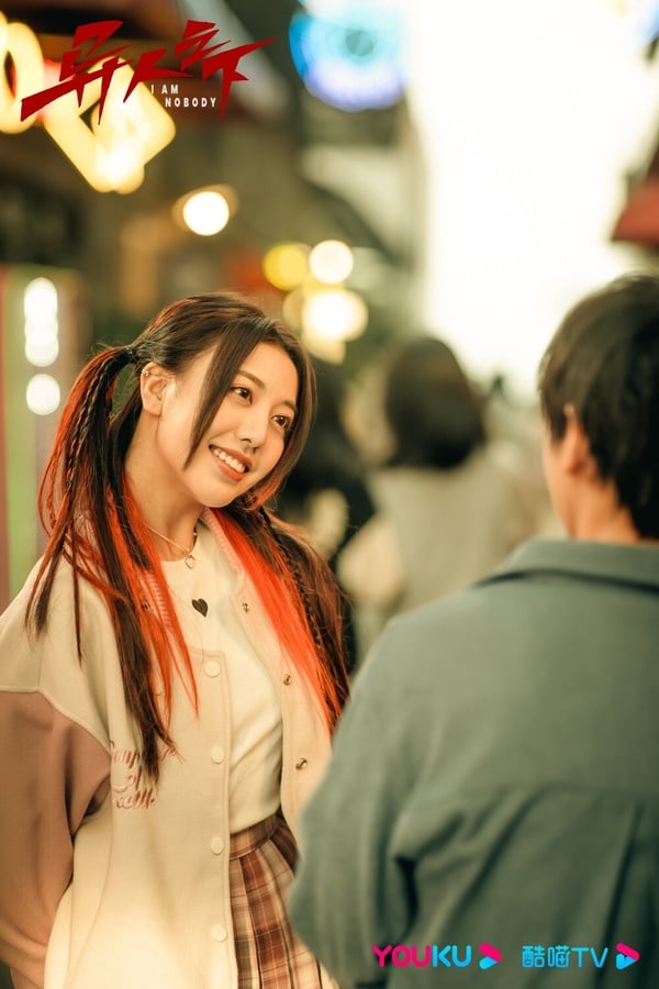劉人語演完《小美滿》，之後也沒接演太多作品，大多都是配角居多，最近出演的陸劇則是2023年的《異人之下》，和龔俊的資源很懸殊。