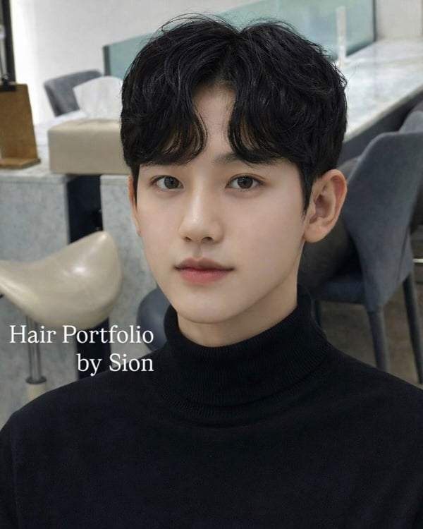 2026男生紋理燙髮範本15款：和氣墊燙有什麼差別？臉型搭配、維持技巧一次看！