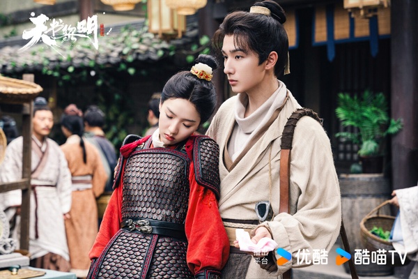 《天書黎明》是群像探案劇，找來《少年歌行》男主李宏毅和《御賜小仵作》女主蘇曉彤搭檔。雖然比不過《唐朝詭事錄》那種精品懸疑古裝劇，但以小成本來劇來說，《天書黎明》口碑還不錯，劇情不會無腦，節奏快，群像故事有亮點，還帶點輕喜劇風格，很適合下飯追！