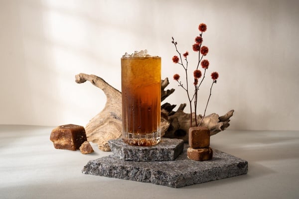 老賴茶棧推薦飲品Top 10的熬煮冬瓜茶，以冬瓜塊慢火熬製，呈現古早風味