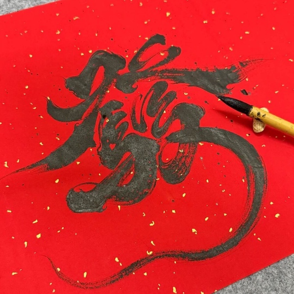 【2026馬年吉祥話大全】70+超萬用馬年賀詞、馬年諧音梗、四字成語一次看！